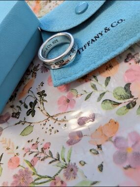 Tiffany & Co. 925 Sterling Silver Ring 1997 Vintage Unisex/ Original Box & Pouch